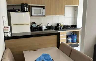 Imagem: O apartamento possui 2 Dormitórios, 1 Banheiro, 1 Vaga na garagem