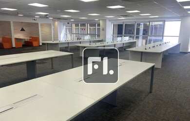 Imagem: O depósito possui 4 Vagas na garagem, 659m² de Área e está