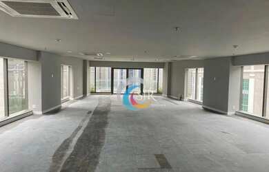 Imagem: O depósito para alugar possui 5 Vagas na garagem, 300m² de