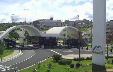 Imagem: O terreno possui 400m² de Área e está localizado em São