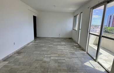 Imagem: O apartamento possui 3 Dormitórios, 2 Banheiros, 1 Vaga na