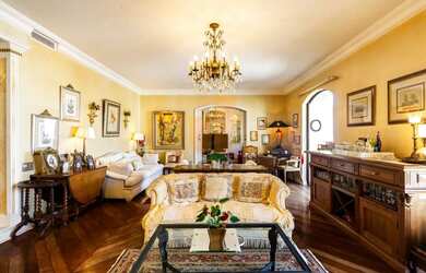 Imagem 2: Apartamento alto padrão, 4 dormitórios sendo 4 suítes e 4 vagas, a...