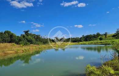 Imagem: A fazenda possui 1m² de Área e está localizado em Professor