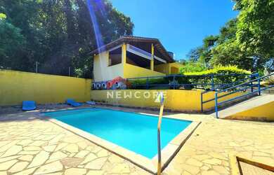 Imagem: A fazenda possui 300m² de Área e está localizado em Caceia