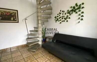 Imagem: A casa possui 4 Dormitórios, 3 Banheiros, 2 Vagas na garagem