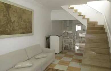 Imagem: A casa possui 2 Dormitórios, 2 Banheiros, 1 Vaga na garagem