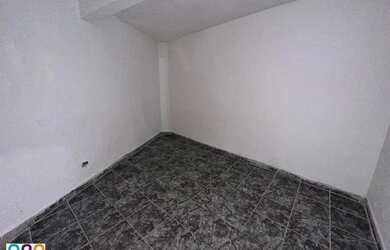 Imagem 2: Casa de 1 quarto e cozinha com vaga