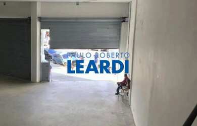 Imagem: O depósito à venda possui 4 Vagas na garagem e 967m² de Área