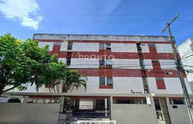 Imagem: O apartamento possui 3 Dormitórios, 1 Banheiro, 1 Vaga na garagem