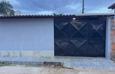 Imagem: A casa possui 2 Dormitórios, 1 Banheiro, 1 Vaga na garagem