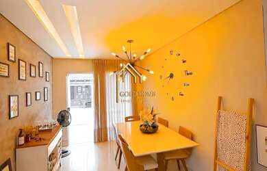 Imagem: A casa possui 3 Dormitórios, 3 Banheiros, 2 Vagas na garagem