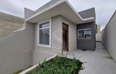 Imagem: A casa possui 3 Dormitórios, 2 Banheiros, 3 Vagas na garagem