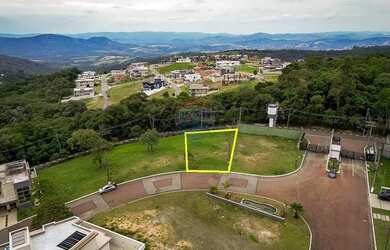 Imagem: O terreno possui 506m² de Área e está localizado em Quintas