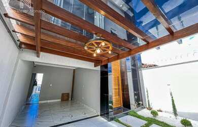 Imagem: A casa possui 3 Dormitórios, 5 Banheiros, 2 Vagas na garagem