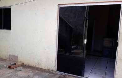 Imagem: A kitnet possui 2 Dormitórios, 3 Vagas na garagem e 40m² de