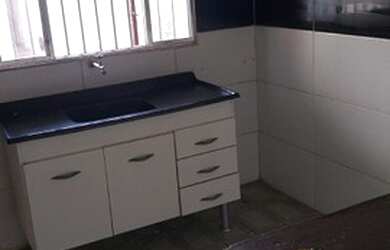 Imagem: A casa possui 2 Dormitórios, 1 Banheiro, 1 Vaga na garagem