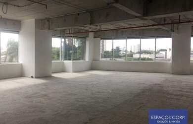 Imagem: O depósito possui 5 Vagas na garagem, 258m² de Área e está