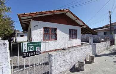 Imagem: A casa possui 2 Dormitórios, 1 Banheiro, 1 Vaga na garagem