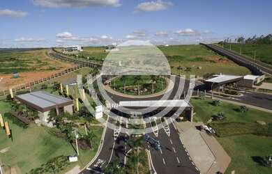 Imagem: O terreno possui 1000m² de Área e está localizado em Loteamento