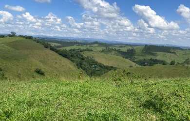 Imagem: O terreno possui 5.000m² de Área e está localizado em Igaratá