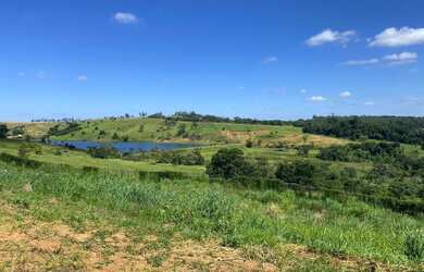 Imagem: O terreno possui 1.378m² de Área e está localizado em Loteamento