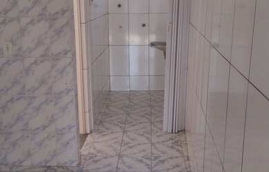 Imagem 5: Aluga se 700. Varanda, 1 Banheiroe1 Dormitório