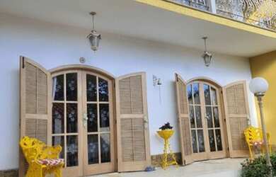 Imagem: A casa em condomínio possui 4 Dormitórios, 5 Banheiros, 267m²