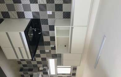 Imagem: O apartamento possui 3 Dormitórios, 1 Banheiro, 1 Vaga na garagem