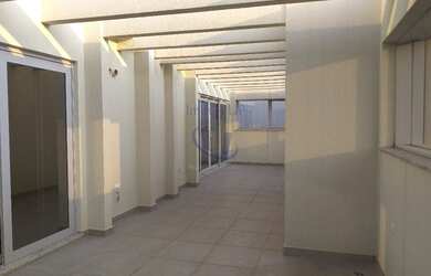 Imagem: O depósito possui 5 Vagas na garagem e 400m² de Área e está