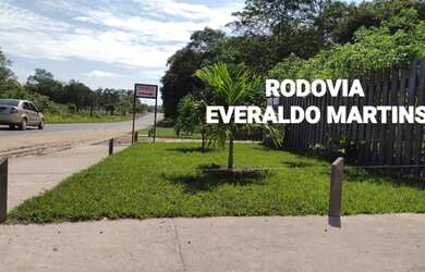 Imagem: A casa possui 3 Dormitórios, 1 Banheiro, 5 Vagas na garagem