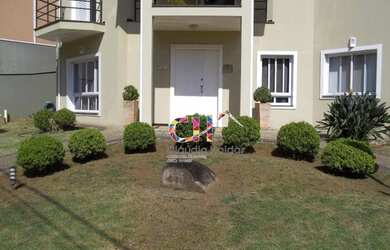 Imagem: A casa em condomínio possui 4 Dormitórios, 5 Banheiros, 4