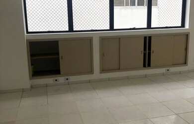 Imagem: O depósito possui 1 Vaga na garagem, 37m² de Área e está