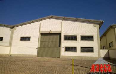 Imagem: O depósito possui 5 Vagas na garagem, 750m² de Área e está