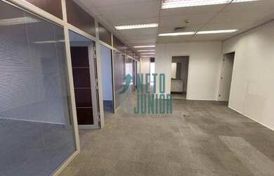 Imagem: O depósito possui 5 Vagas na garagem, 503m² de Área e está