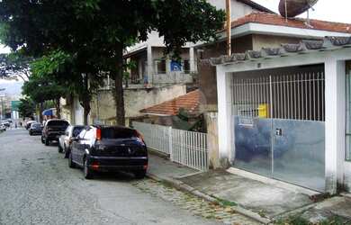 Imagem: A casae possui 3 Dormitórios, 1 Banheiro, 2 Vagas na garagem