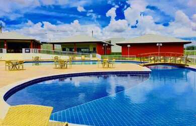 Imagem: O terreno possui 200m² de Área e está localizado em Sim