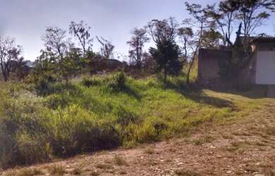 Imagem: O terreno possui 2474m² de Área e está localizado em Ville