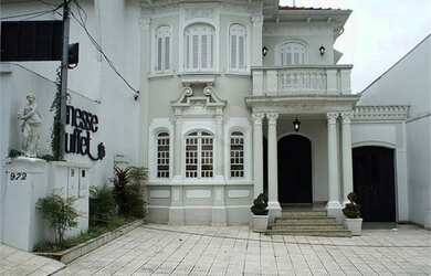 Imagem: O depósito possui 4 Vagas na garagem, 869m² de Área e está