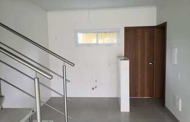 Imagem 13: Sobrado para venda tem 92 metros quadrados com 2 quartos em Pinguirito - Garopaba - SC