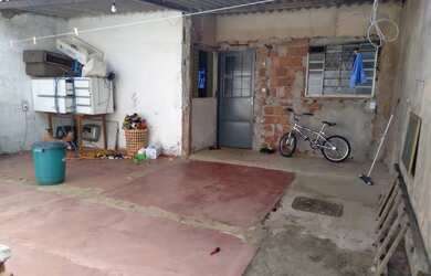 Imagem 1: OPORTUNIDADE P/ VOCÊ INVESTIDOR! Vendo lote na QR 407!Escriturado! Duas casas! Confira!