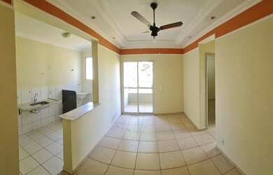 Imagem: O apartamento possui 2 Dormitórios, 1 Banheiro, 1 Vaga na garagem