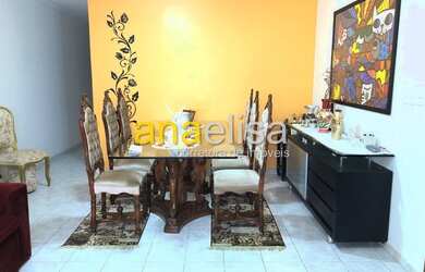 Imagem: A casa possui 3 Dormitórios, 3 Banheiros, 2 Vagas na garagem