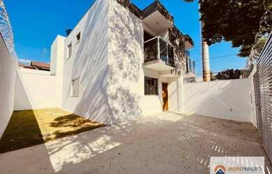 Imagem: A casa em condomínio possui 3 Dormitórios, 1 Banheiro, 1 Vaga