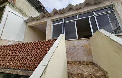 Imagem: A casa possui 2 Dormitórios, 1 Banheiro e está localizado