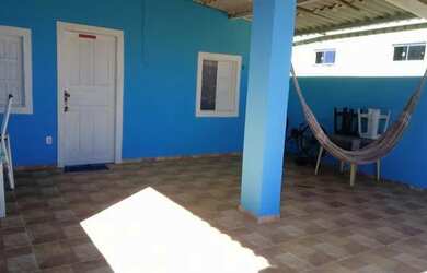 Imagem: A casa possui 1 Dormitório, 1 Banheiro, 1 Vaga na garagem e