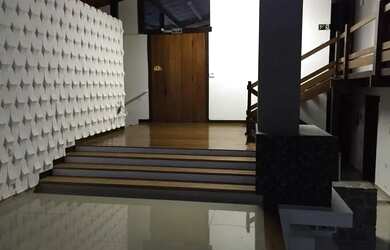 Imagem: A casa possui 5 Dormitórios, 5 Banheiros, 5 Vagas na garagem