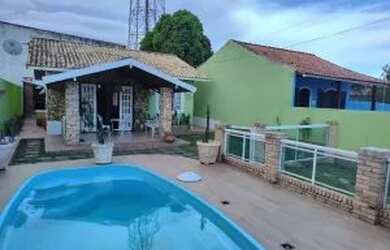 Imagem: A casa em condomínio possui 3 Dormitórios, 2 Banheiros, 180m²