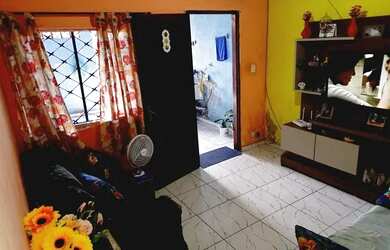 Imagem: A casa e possui 2 Dormitórios, Suítes, 1 Banheiro está localizado