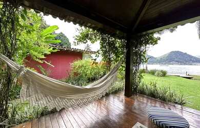 Imagem 5: Linda casa pé na areia em cond. com vaga de barco e praia privativa