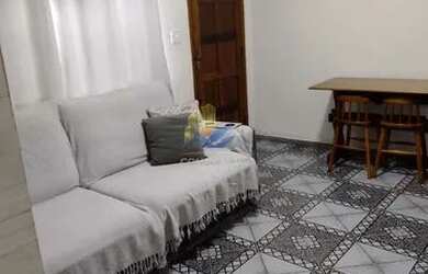 Imagem: A casa possui 3 Dormitórios, 2 Banheiros, 2 Vagas na garagem